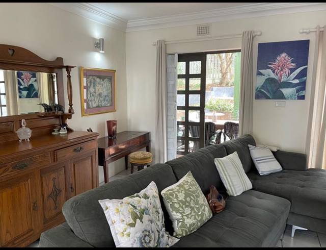 2 BEDROOM APARTMENT FOR SALE IN UMHLANGA CENTRAL